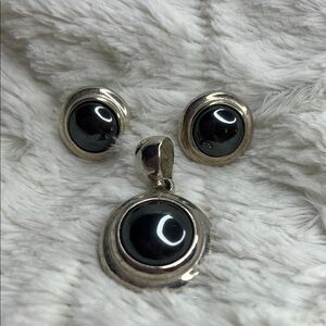 Elegant Black and Silver Jewelry Set